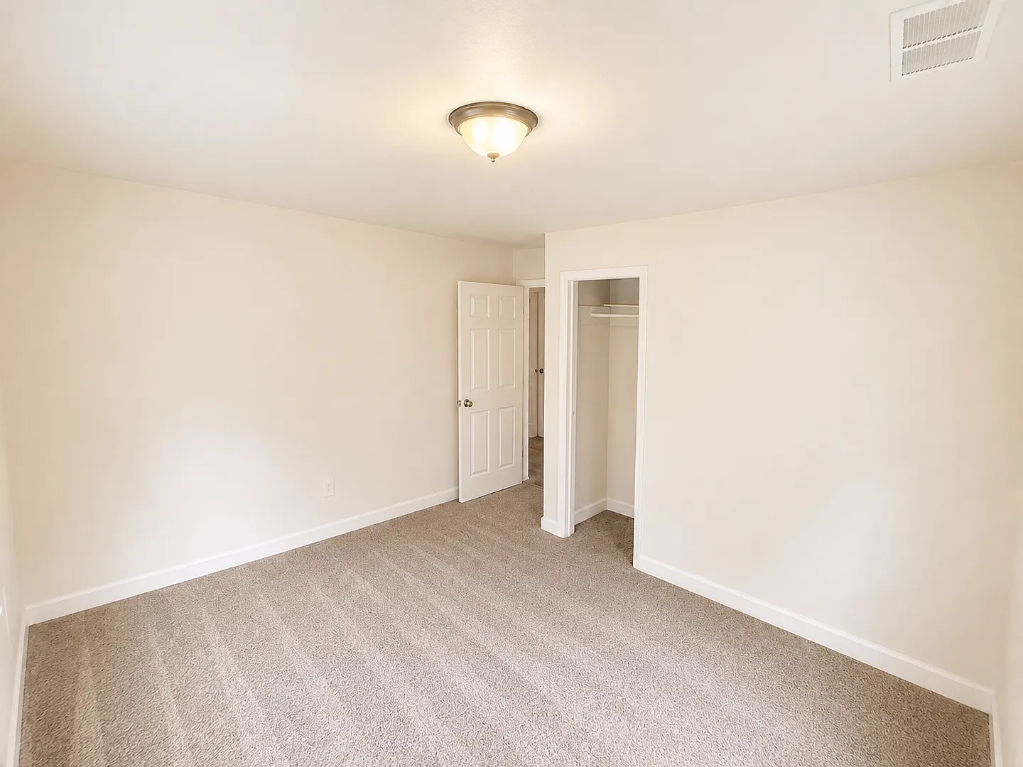 For Lease — Photo 3