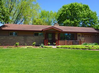 W132S6680 Fennimore Ln, Muskego, WI 53150
