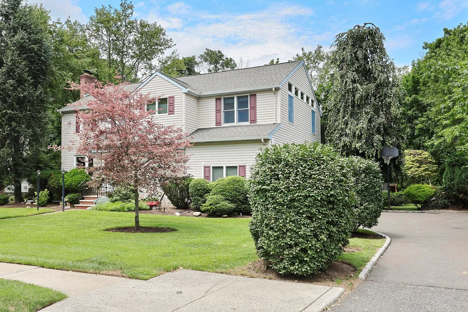 4 bed, 2.5 bath, 2651 sqft, $5,950 — Photo 3