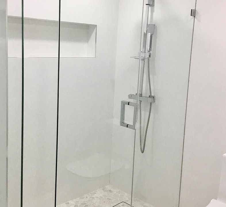 2nd image of 6040 Collins Ave