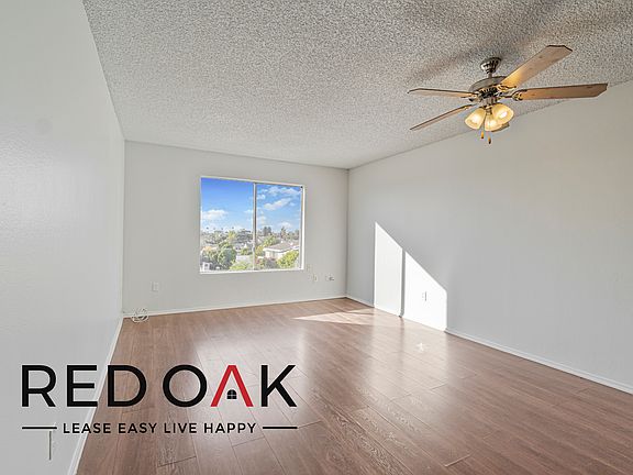 3rd image of 11817 1/4 Victory Blvd #313