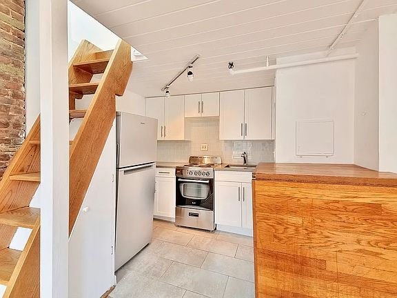 5th image of 496 Laguardia Pl Penthouse B