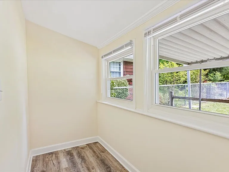 750 Hampton Rd — Photo 21
