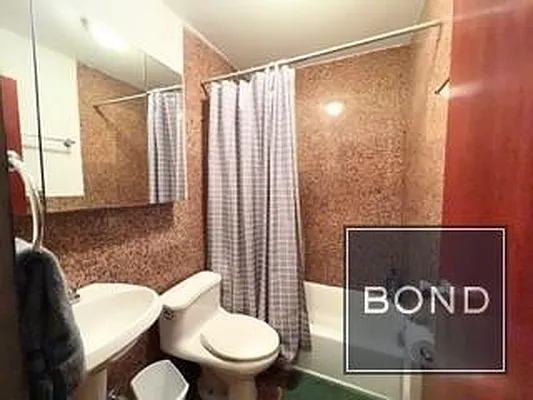 Rented by Bond New York | media 14