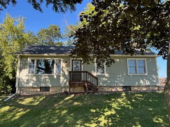 43220 N Deep Lake Rd, Antioch, IL 60002