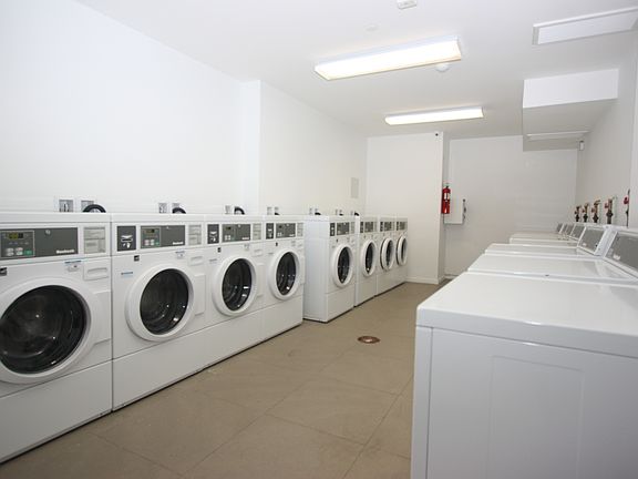 5th image of 482 Franklin Ave APT 6F