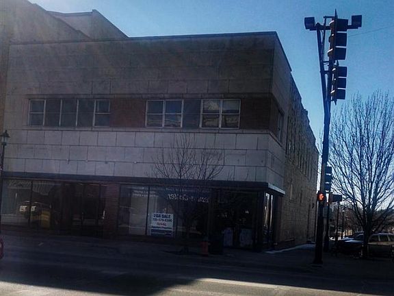 2nd image of 726 N Washington St