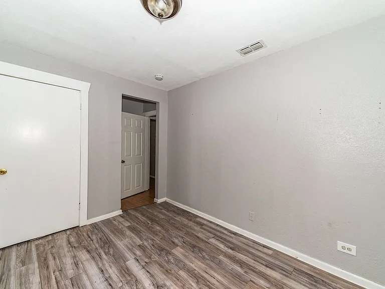 508 Bee St — Photo 22