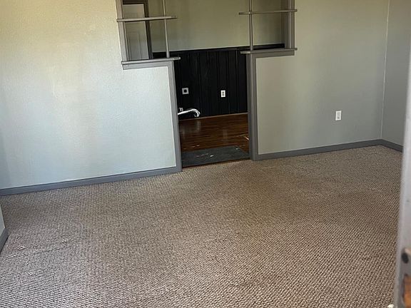5th image of 2105 Ash Ave