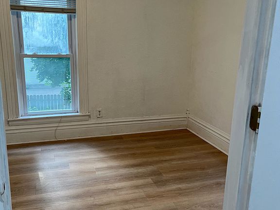 2nd image of 433 S Washington St #2