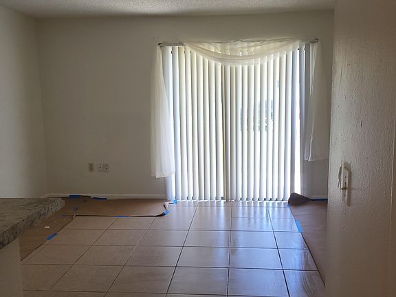 3rd image of 1693 Crystal Grove Dr