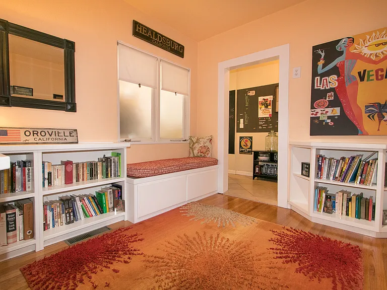 8042 University Pl — Photo 9