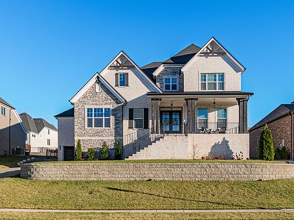 4th image of 612 Silva Ln