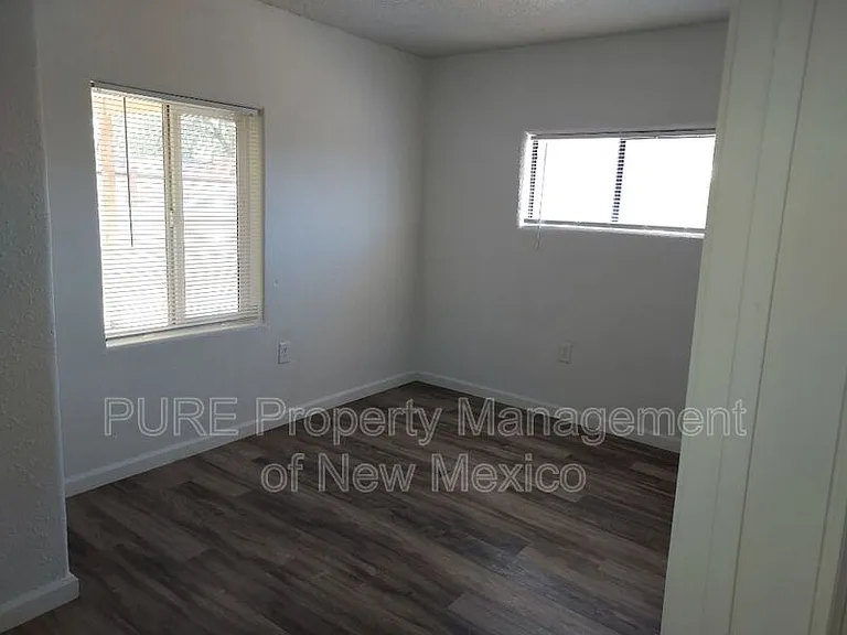 228 Vermont St NE #B — Photo 8