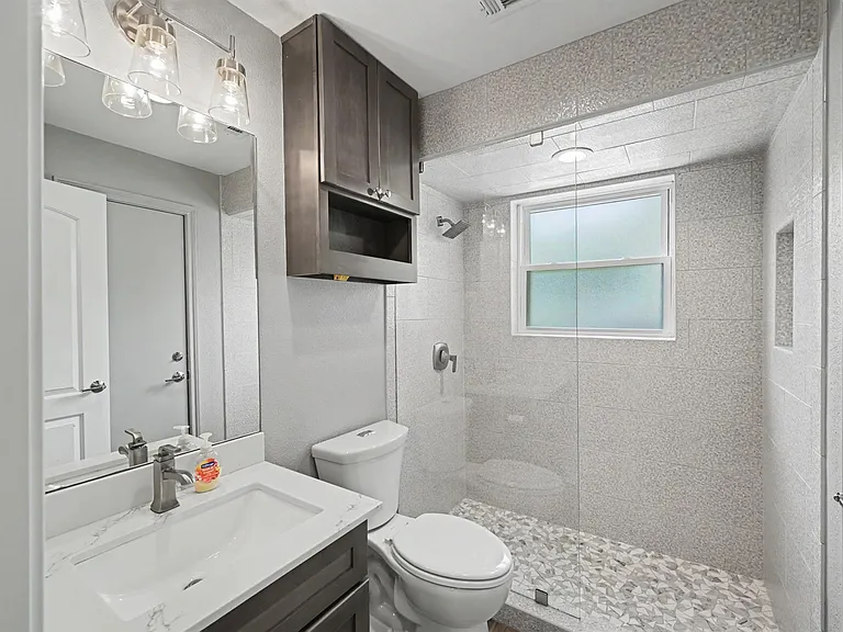 60 La Jolla Cir — Photo 12
