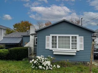 19 Mill Pond Ln, Hampton, NH 03842