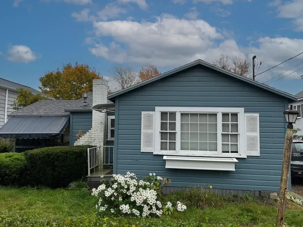 19 Mill Pond Lane, Hampton, NH 03842