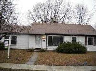 15068 Melrose St, Livonia, MI 48154