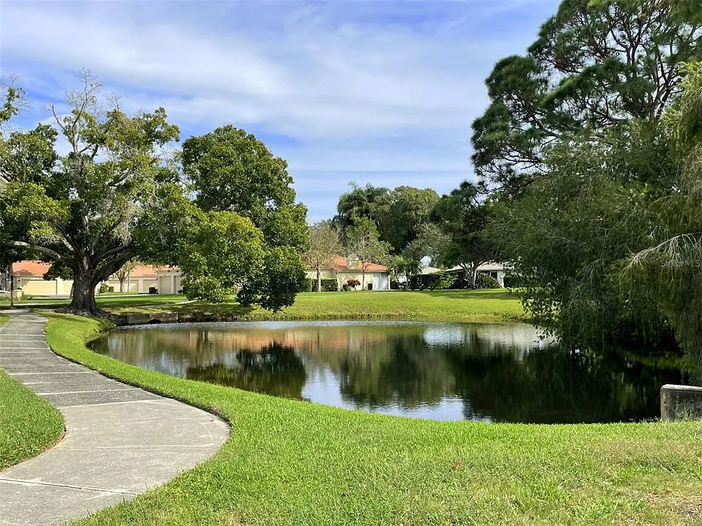 2 bed, 2.0 bath, 1108 sqft, $3,700 — Photo 3