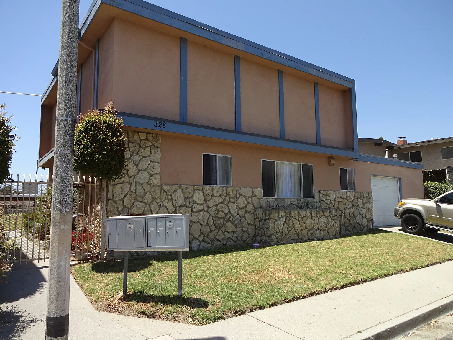 2 bed, 1.5 bath, $2,300 — Photo 1