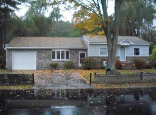 16 Payton St, Dracut, MA 01826