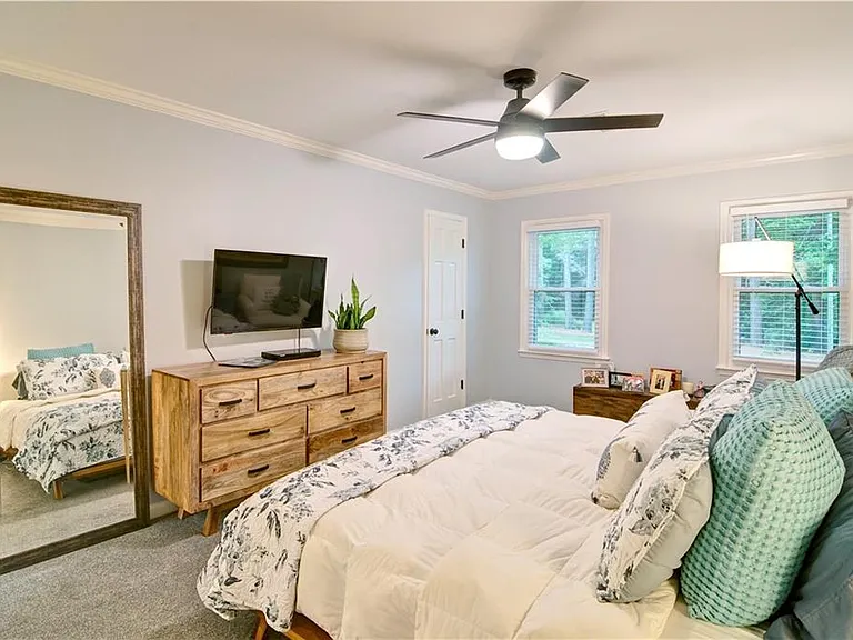 220 Indian Hills Ct — Photo 14