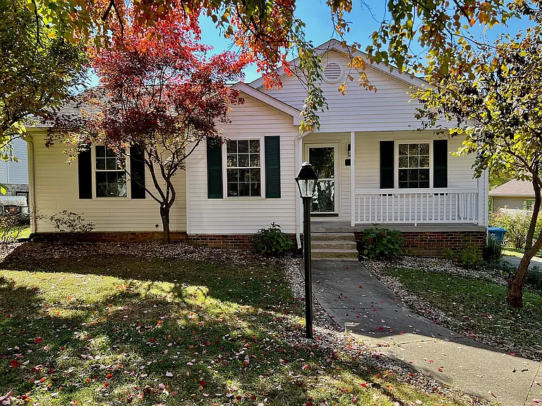 175 Williamsburg Ln — Photo 1