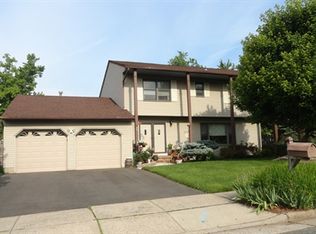 26 Hansen Dr, Edison, NJ 08820