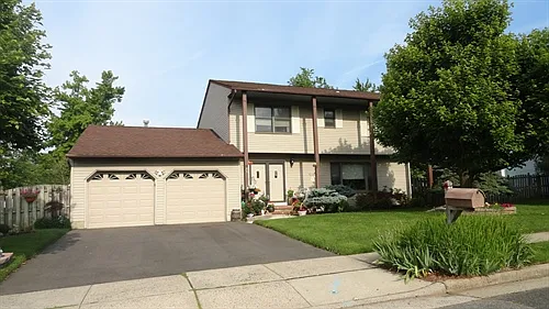 26 Hansen Dr photo 1
