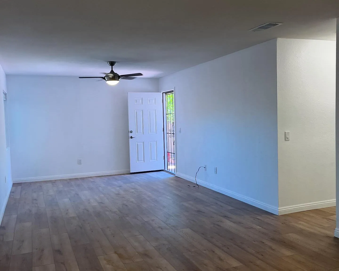 4433 Logan Ave — Photo 3