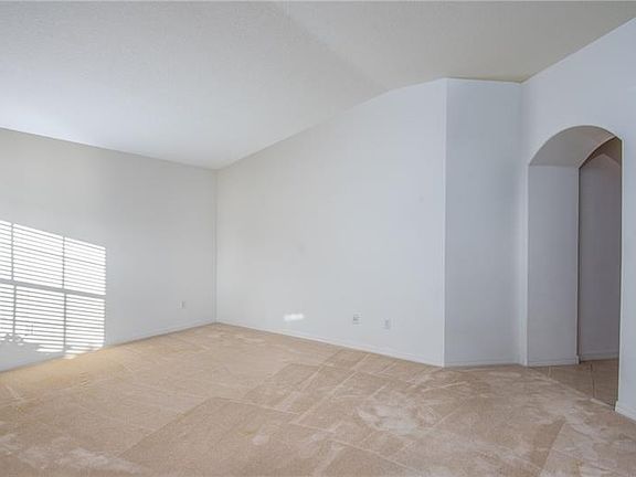 4th image of 1421 Lindzlu St