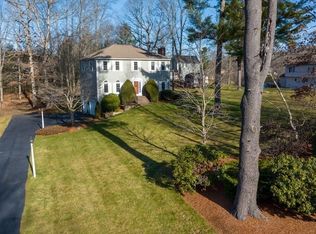 4 Camelot Cir, Dudley, MA 01571