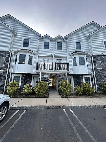 2nd image of 87 Main St #40