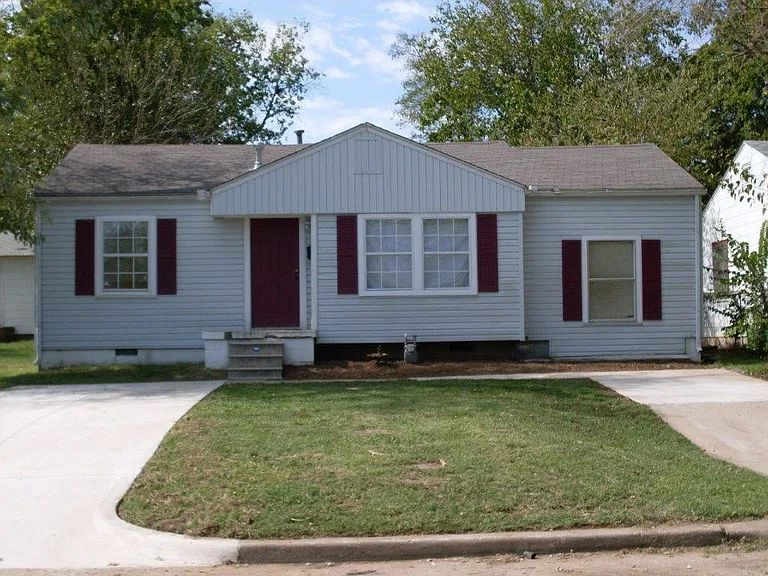 248 S Toledo Ave — Photo 1
