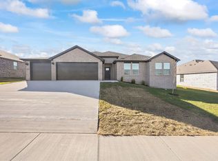 1041 Pebble Dr, Prairie Grove, AR 72753