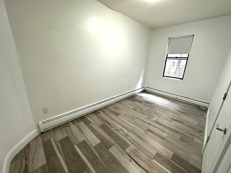 320 E 6th St #CH — Photo 7