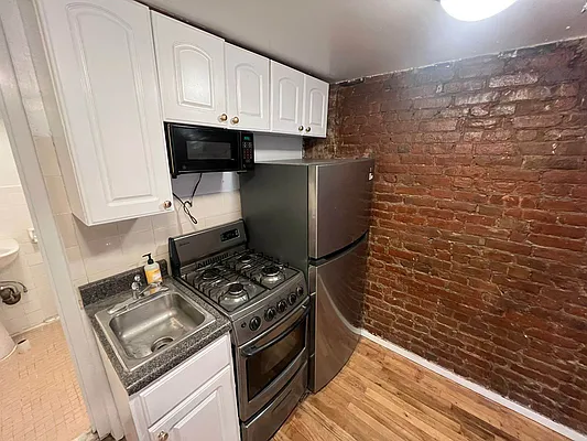 Rented by KNOCKKNOCK LLC | media 15