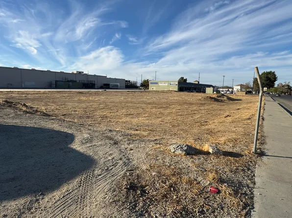 43525 Gadsden Ave #Vic-k, Lancaster, CA 93534