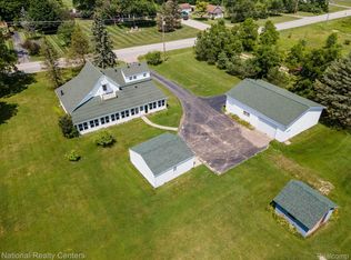 6294 E Maple Ave, Grand Blanc, MI 48439