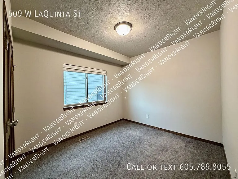 509 W Laquinta St — Photo 25