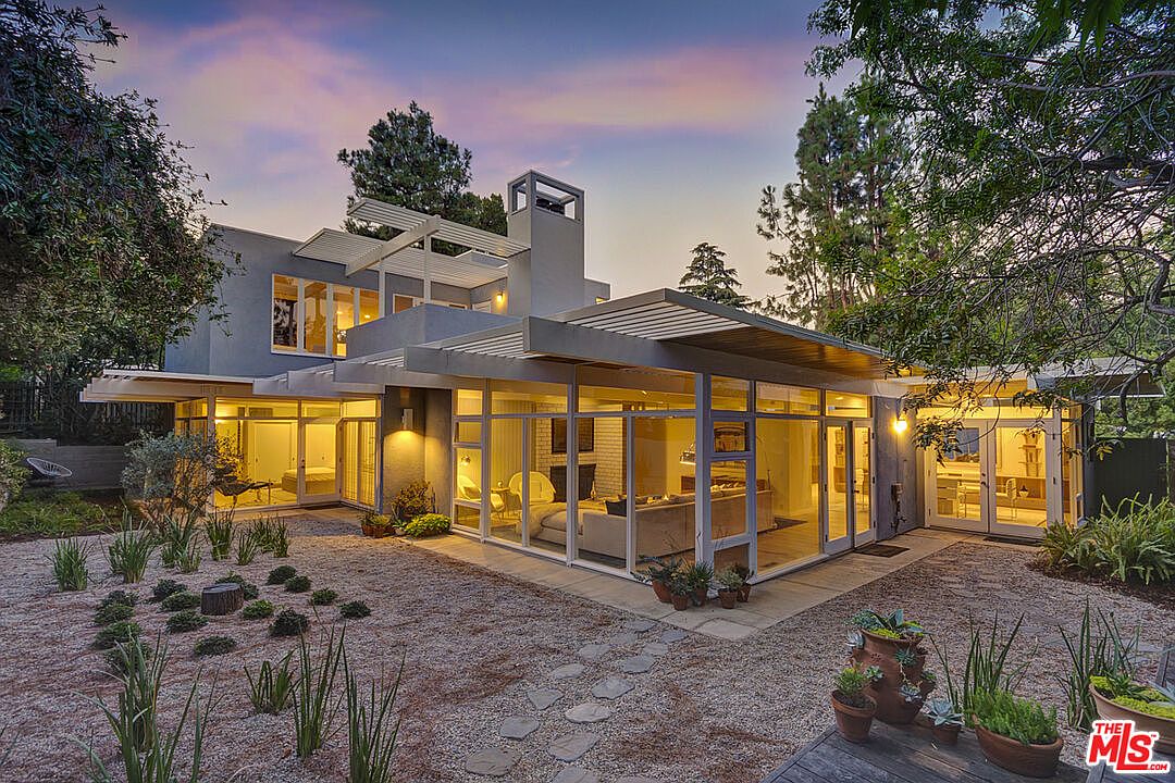トップス House on the Hill 2945 Nichols Canyon Rd, Los Angeles, CA 90046 | Zillow