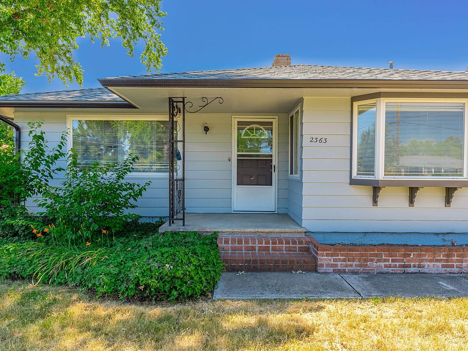1st image of 2363 Thorn Oak Dr
