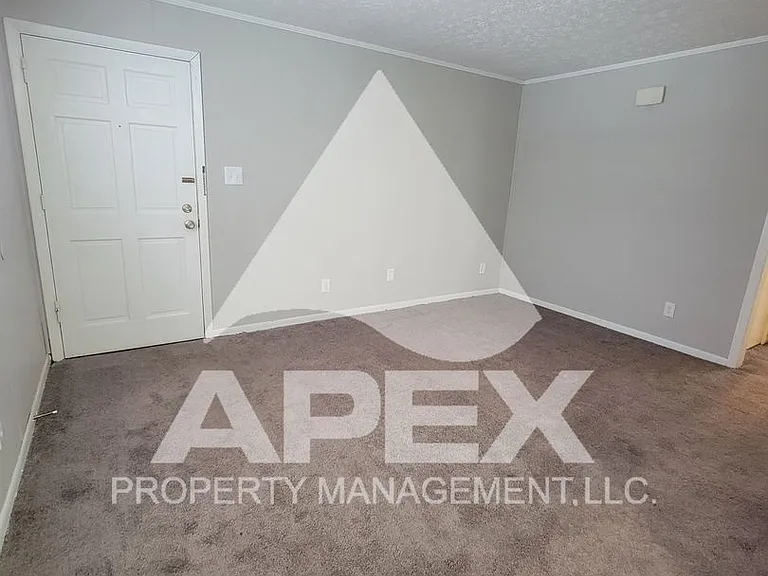 Fairhill Apartments — Photo 4