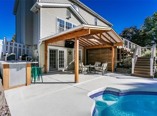 1900 Cedarwood Trl, Swansea, IL 62226