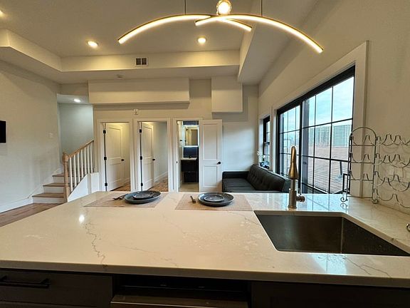 3rd image of 241 Palisade Ave #5