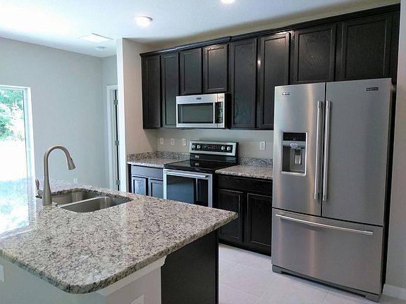 5th image of 411 NW Cornell Ave
