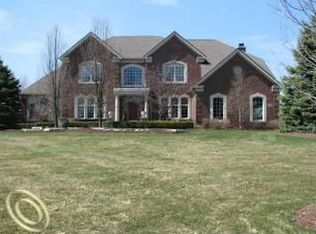 1783 Bristol Dr, Milford, MI