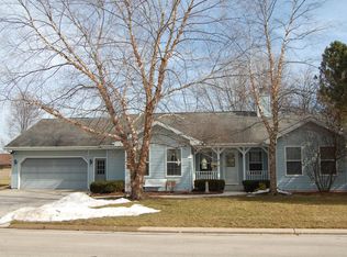 536 Denison Cir, Sheboygan Falls, WI 53085