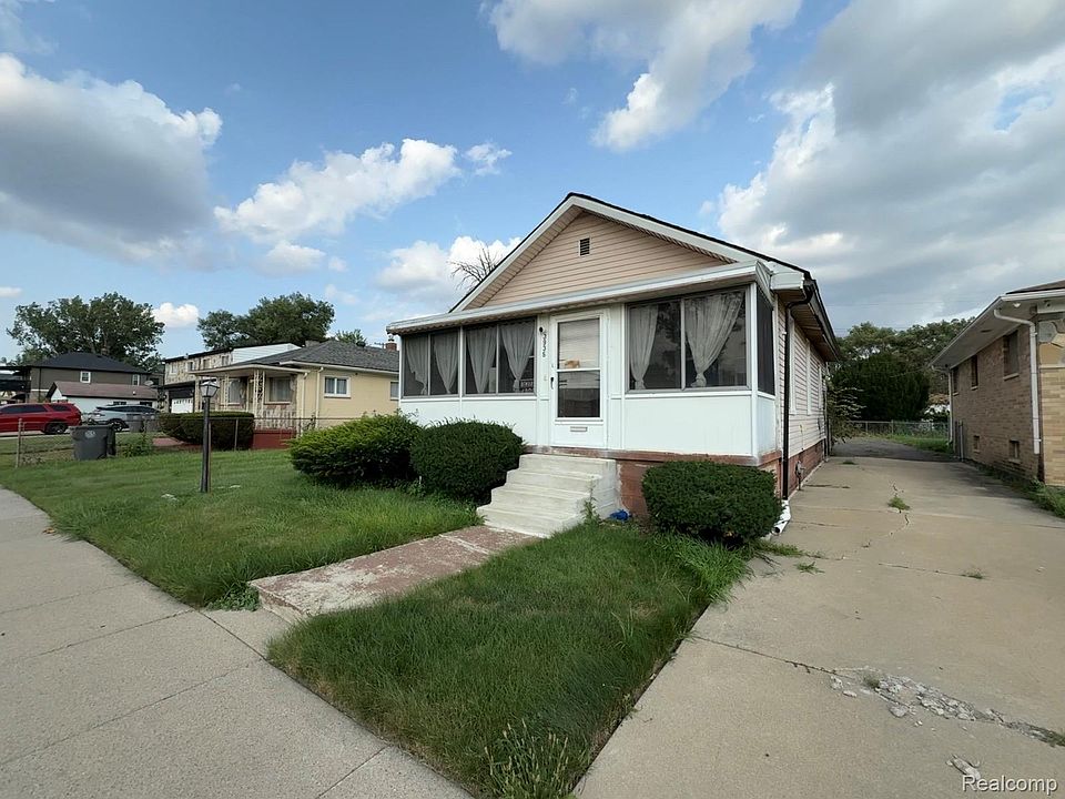 1st image of 3935 15th St