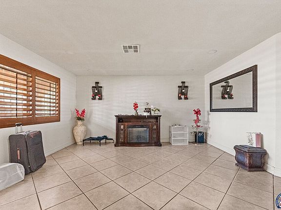 3rd image of 51886 Calle Torres Orduno